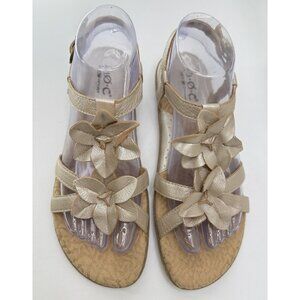 B.O.C. Børn Strappy Sandals Platinum Leather‎ Flowers Flat Heel 7/38 Preppy Boho